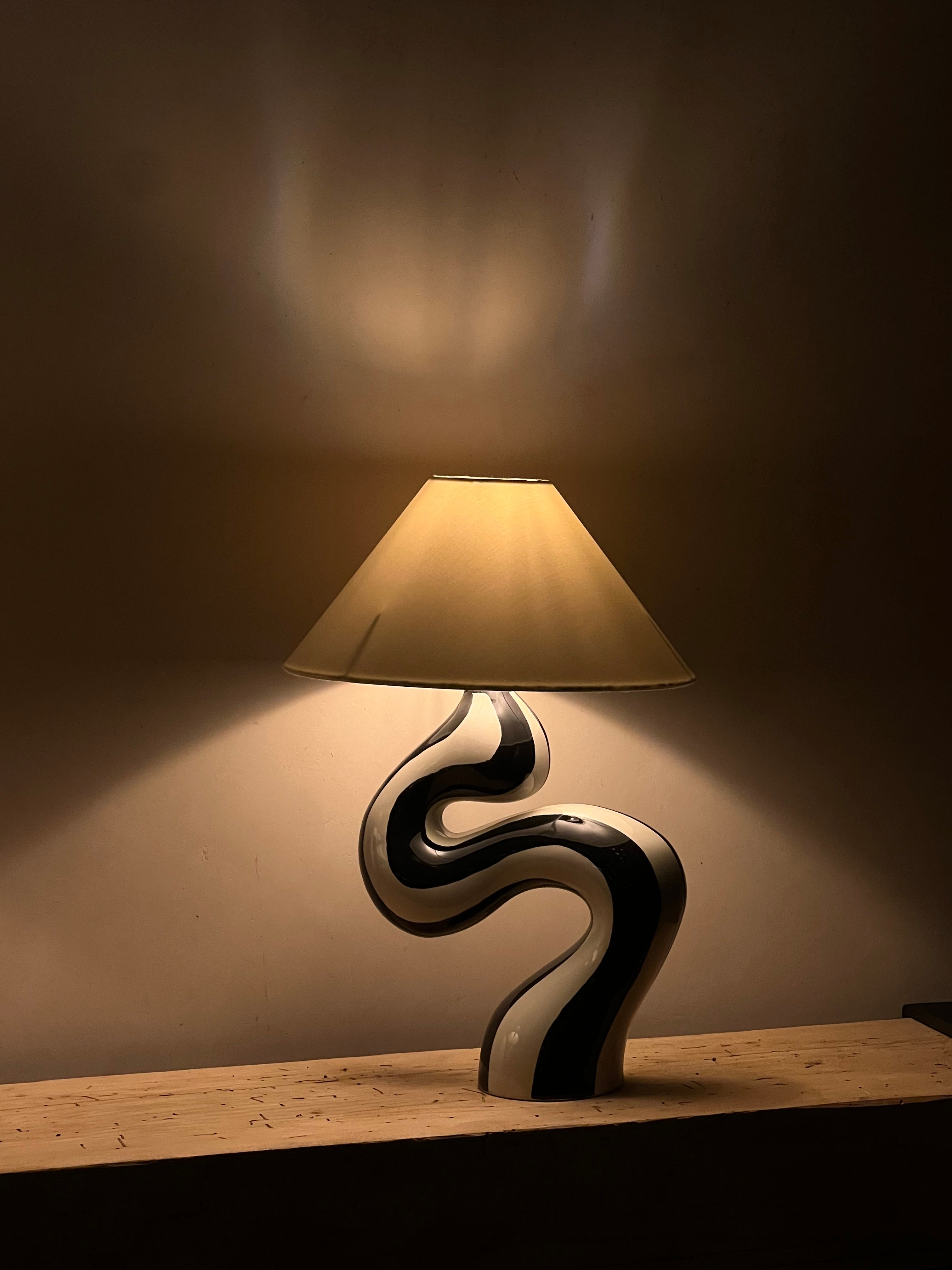 Milk Lamp Sombrero Chino